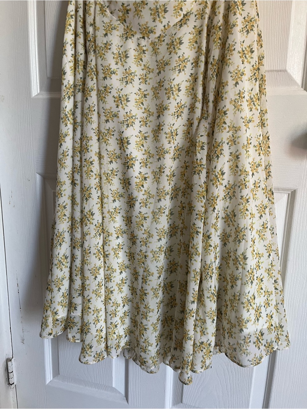 House of CB Solada Ivory Vintage Floral Print Georgette Halter Sundress - Picture 6 of 13